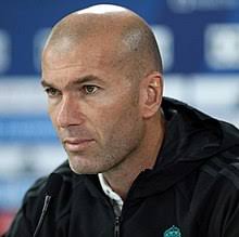 Ceci est une image de Zidane en tant qu'entraineur du CF Real Madrid